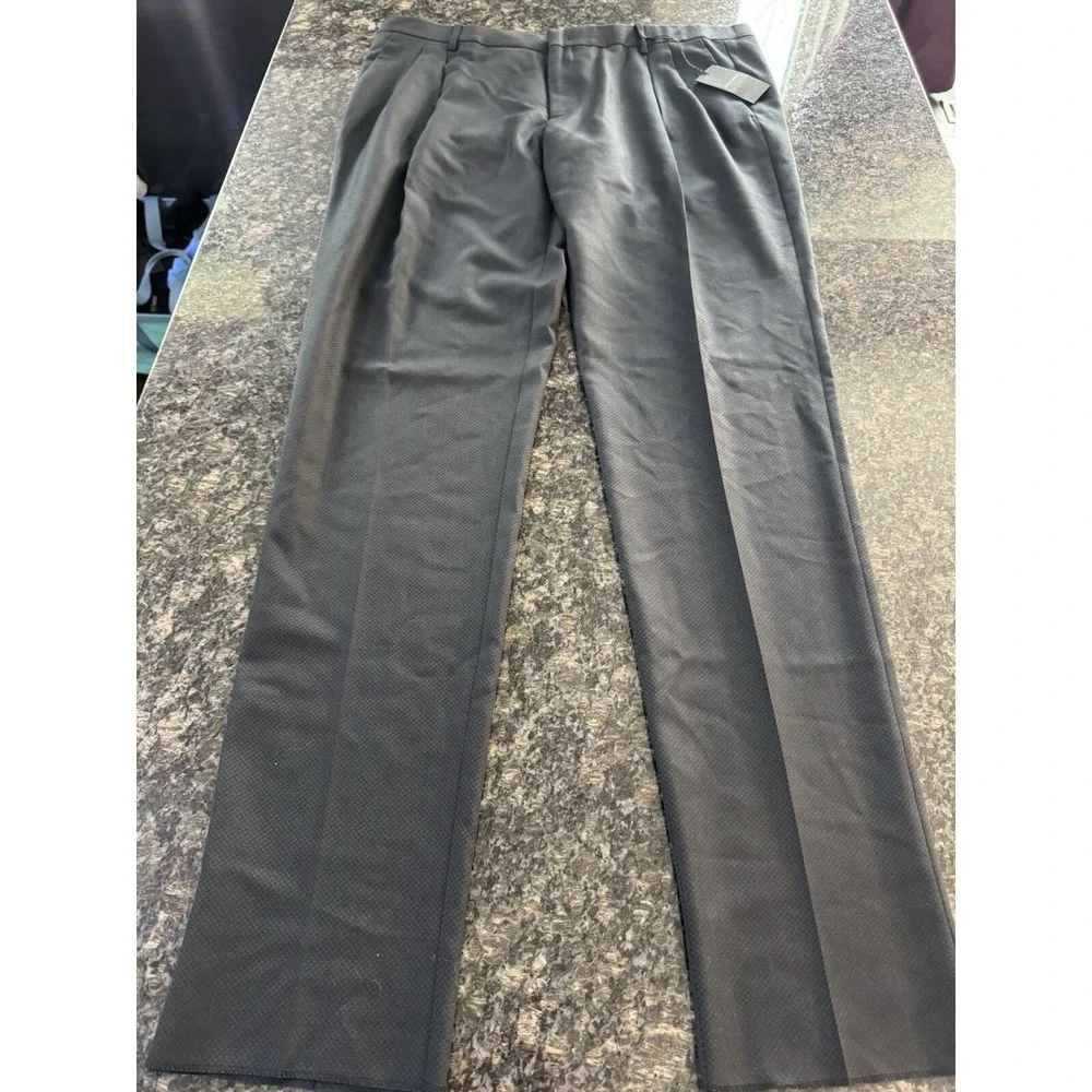 Giorgio Armani Italy Men's Black Flat Front Trousers Pants. NWT Authentic 40x37